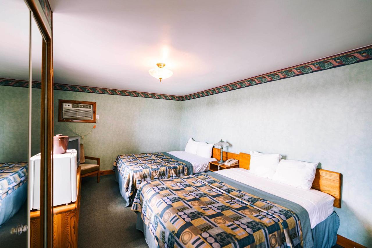Auberge Harris Saint-Jean-sur-Richelieu Exterior photo