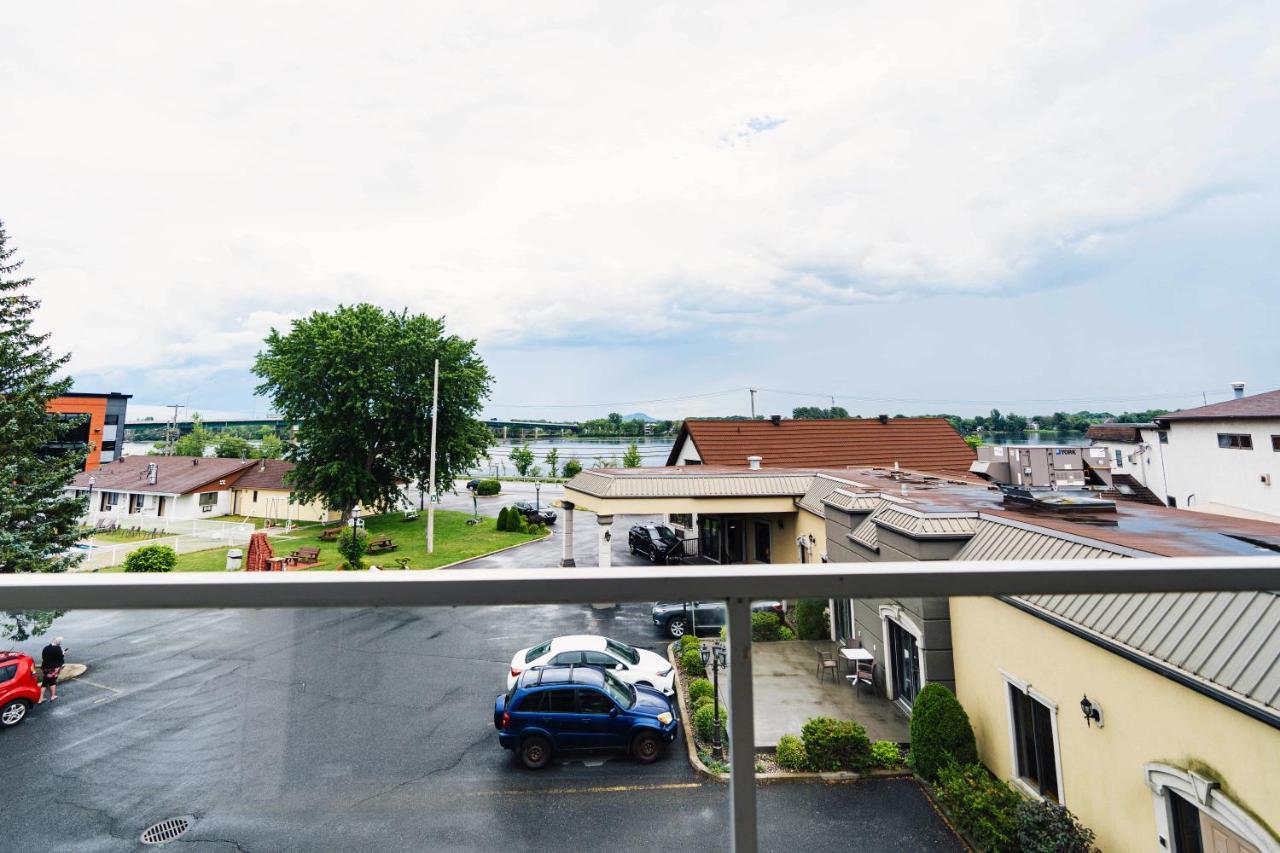 Auberge Harris Saint-Jean-sur-Richelieu Exterior photo