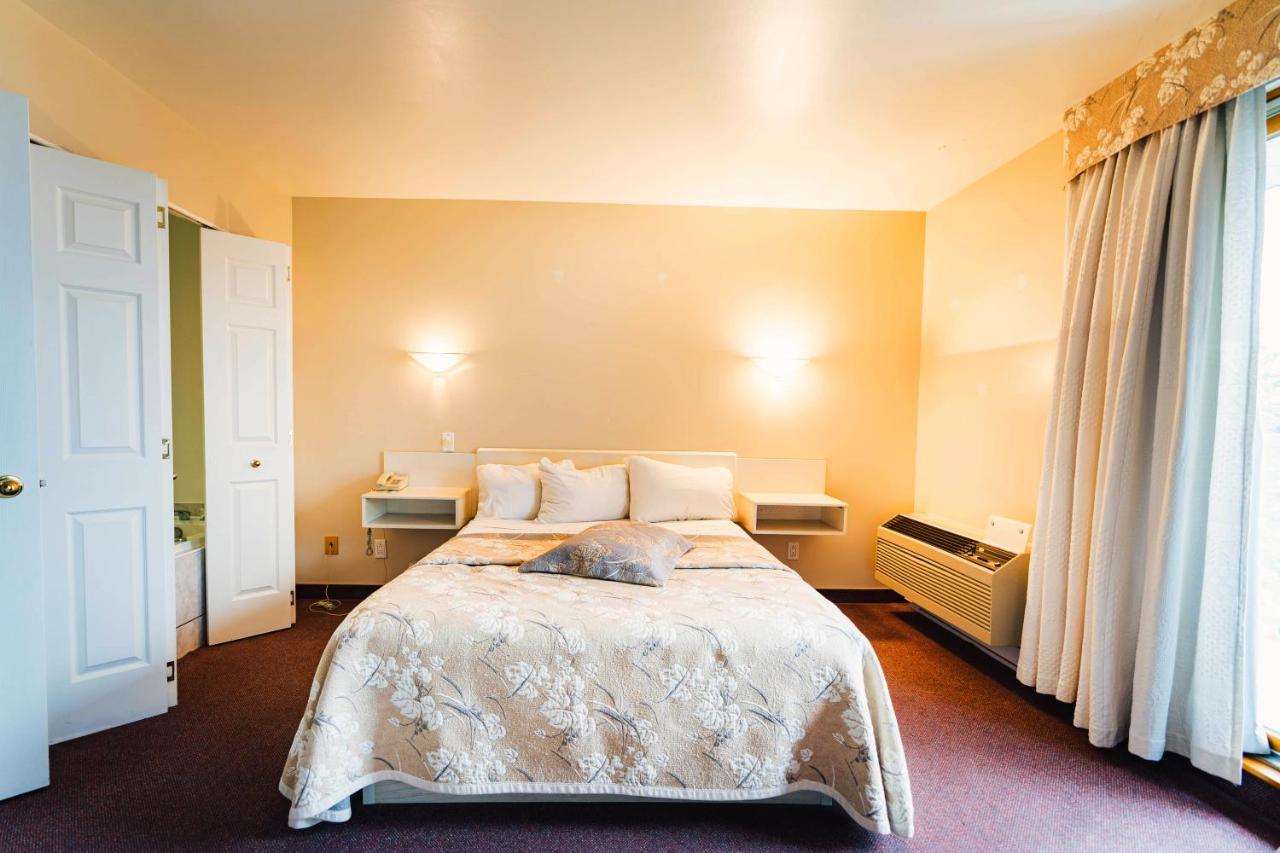 Auberge Harris Saint-Jean-sur-Richelieu Exterior photo